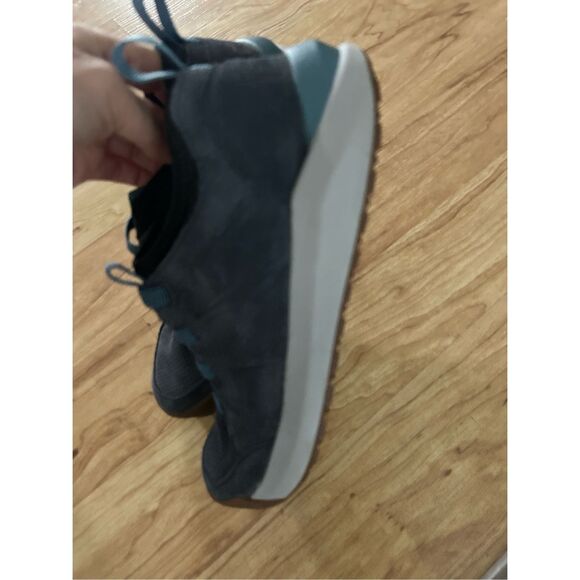 L.L. bean hiking shoes sneakers size 7 blue suede hiking comfy - Picture 3 of 5